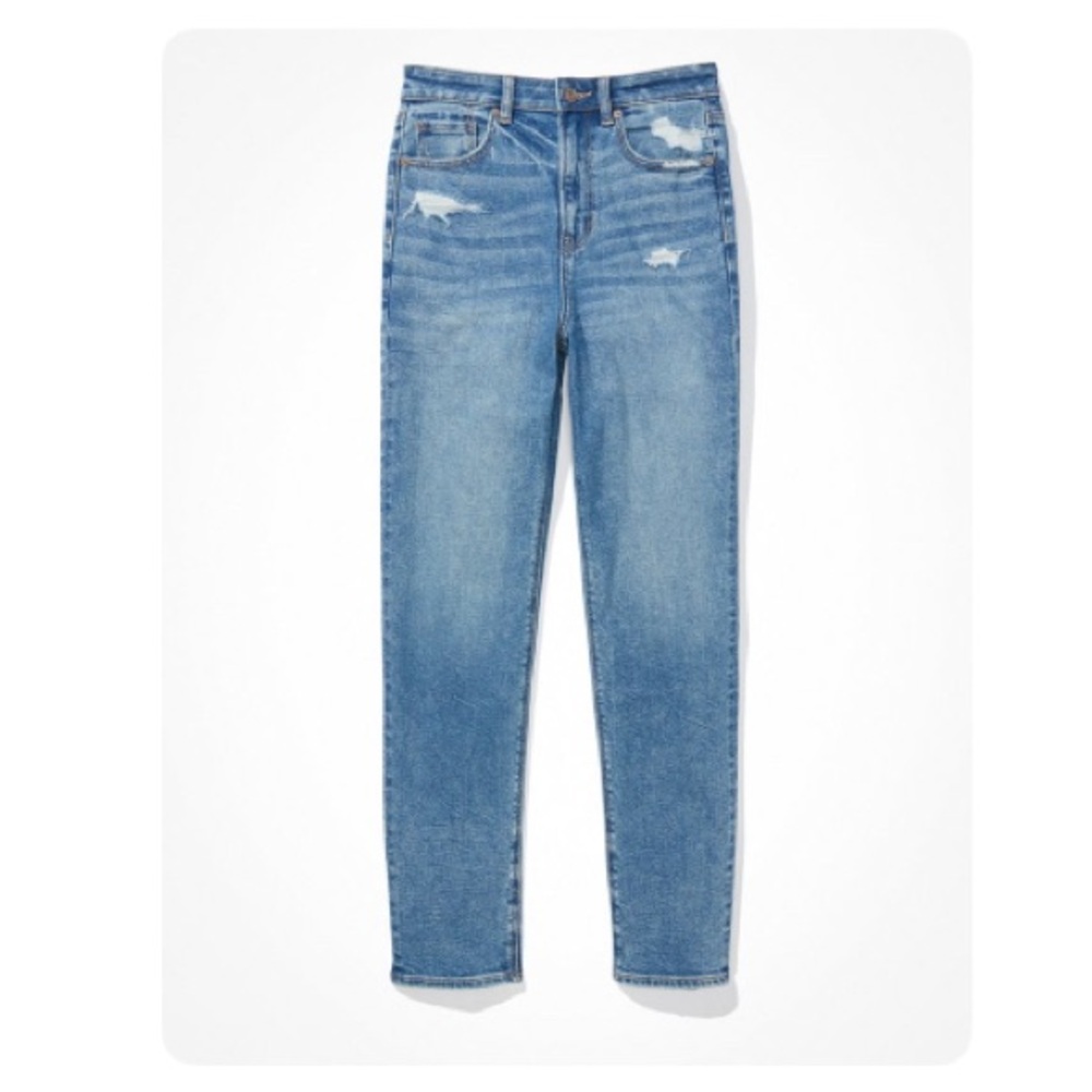 American Eagle Mom Straight Jeans. Size 26 Standard.